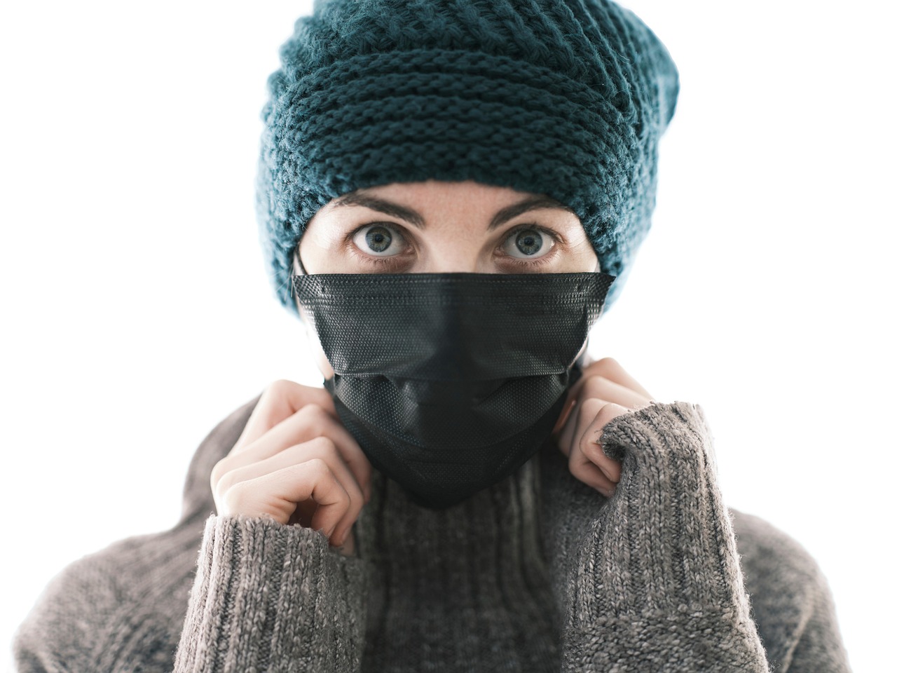 冬の「マスクオフ直後」に備える薬用クッションファンデのゾーニング設計|見せたい部分だけ密着させる上級テク