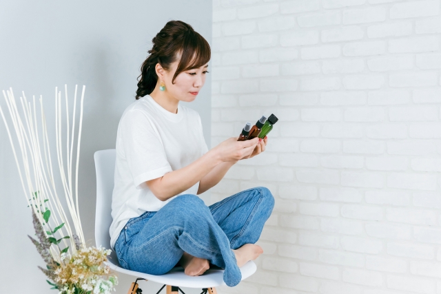 シワ改善有効成分を配合したコスメを選ぶ前に知っておきたい基礎知識｜成分の特徴と選び方